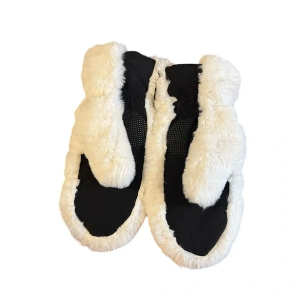 UGG Soft White Fluffy Faux fur Mittens size S/M New with Tags - Picture 3 of 6